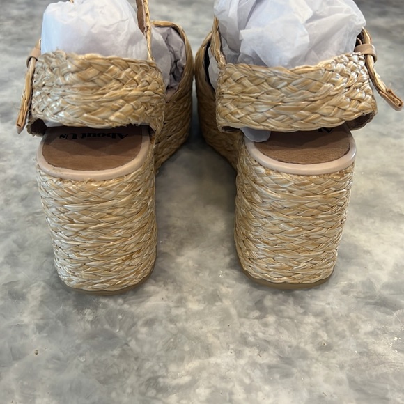 Superdown Raffia Woven Women’s Wedges. NWT. - Picture 6 of 13